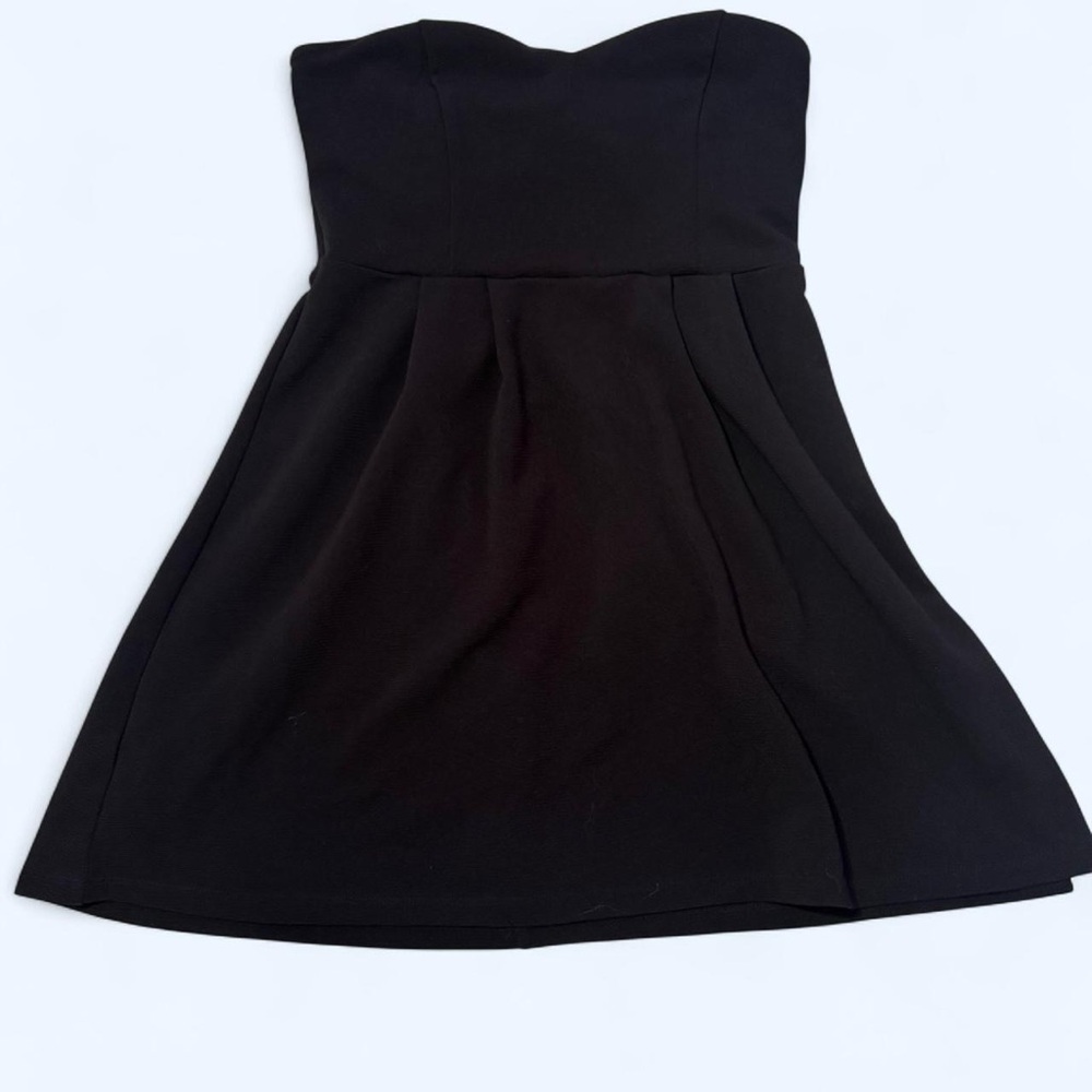 Forever 21 Classic Black Strapless Dress